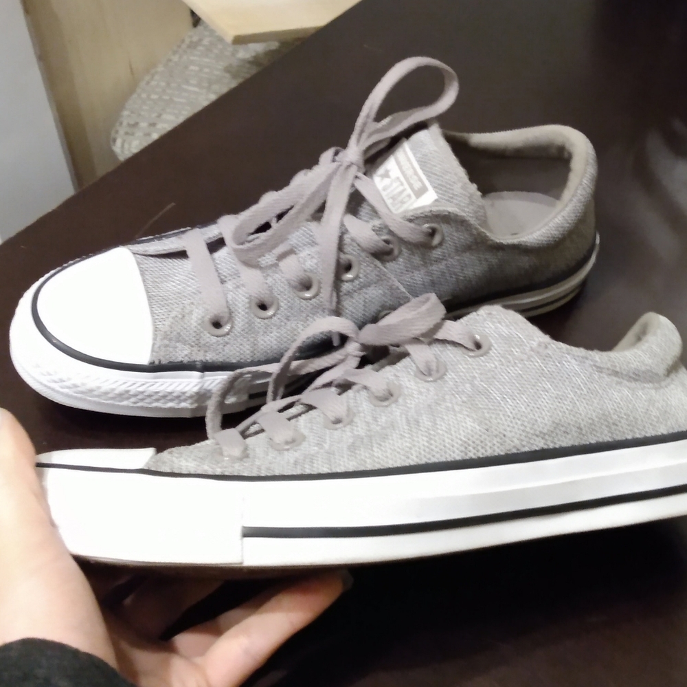 Ladies BNWOT SZ 9 CONVERSE SHOES